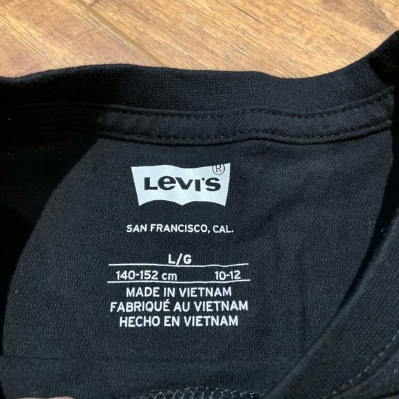 Boys grey on black Levi's T-shirt - Picture 3 of 9